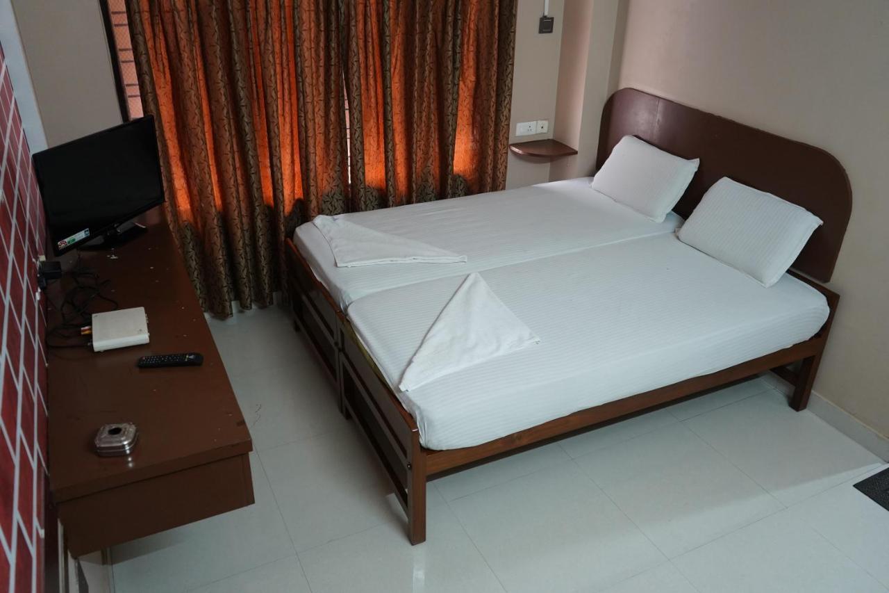Sangeetha Tourist Home Thiruvananthapuram Exterior foto